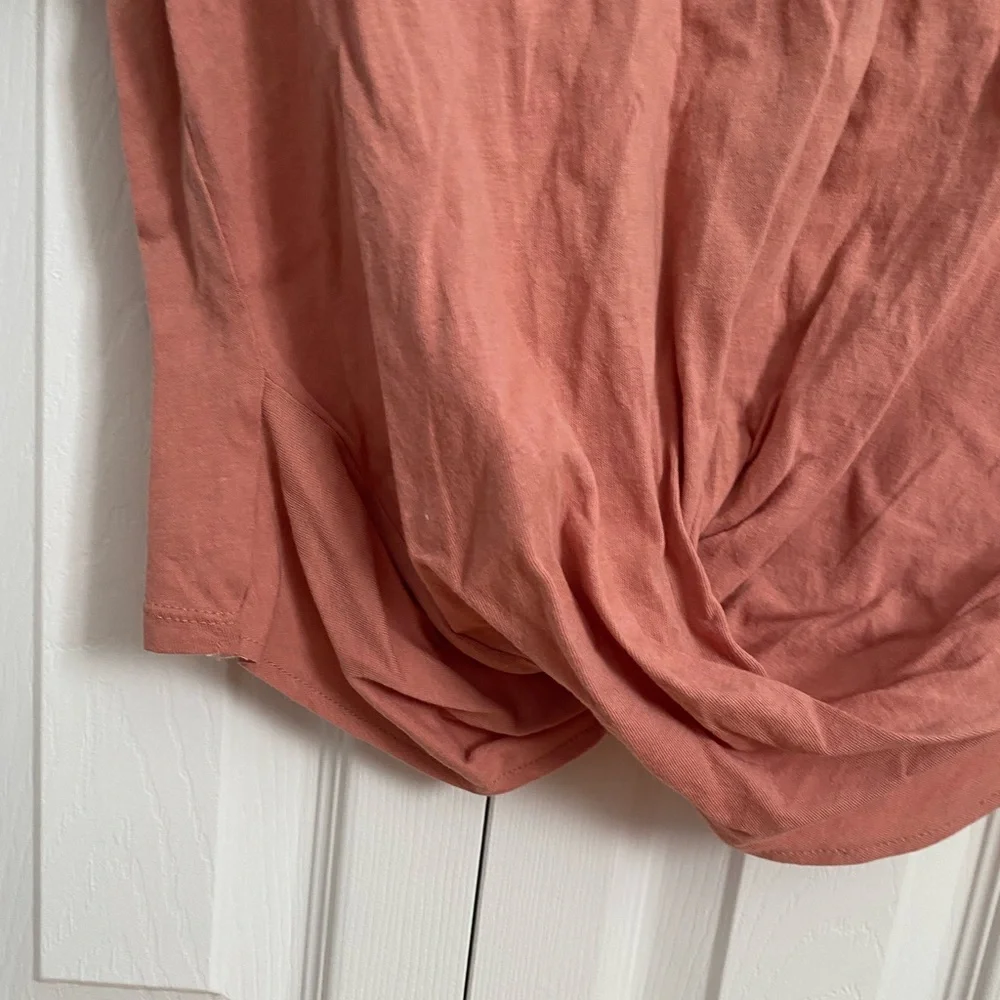 3/$30 ✨ ZARA | Cropped Knotted Tee - Picture 2 of 3